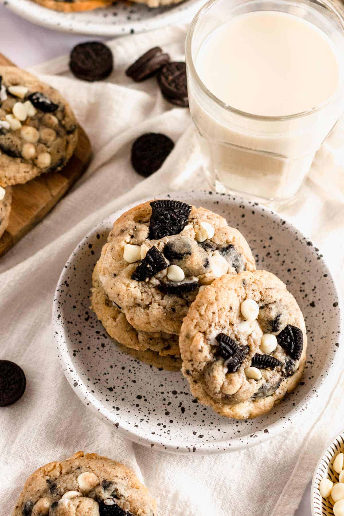 cookies and cream cookies in a bowl