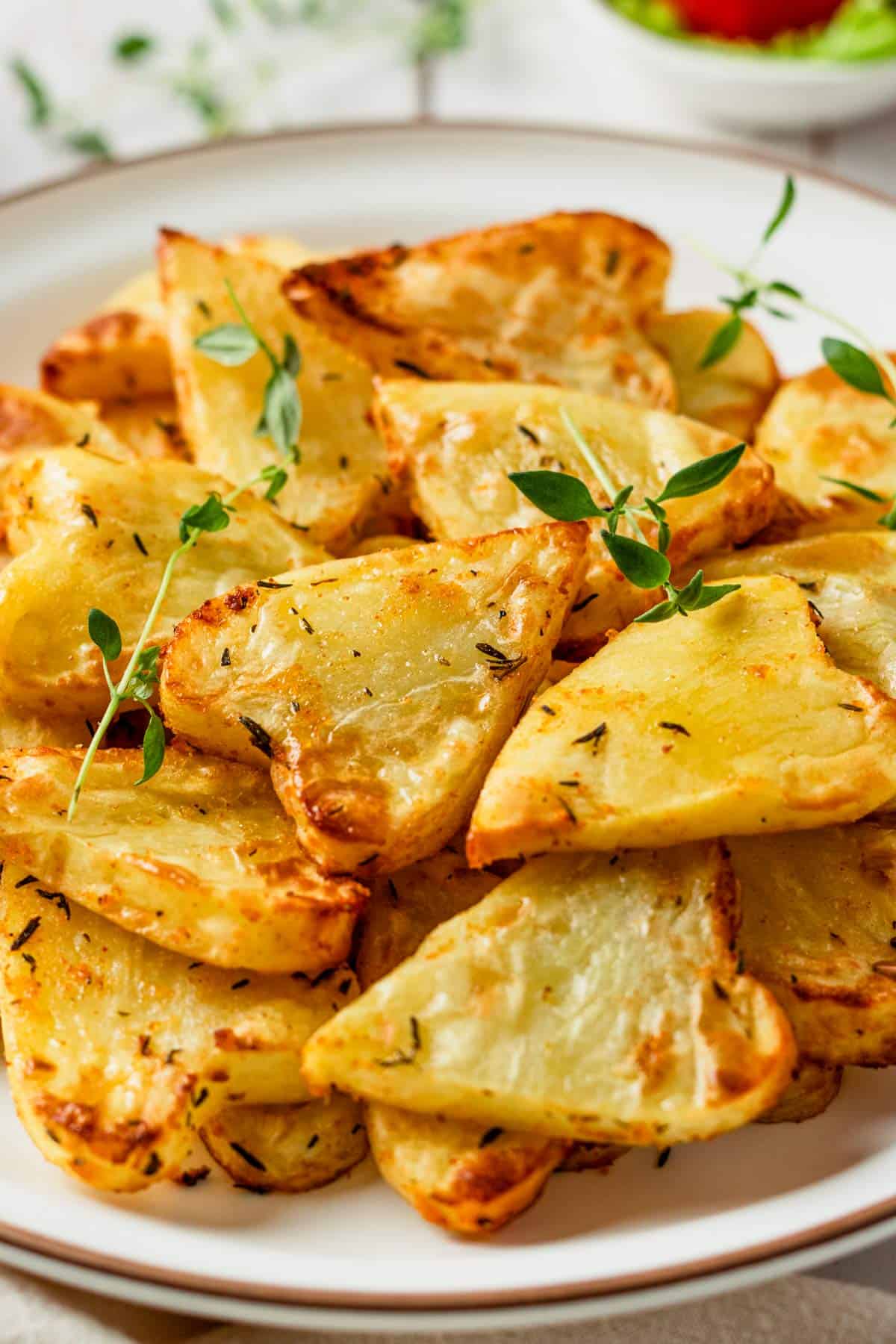 air fryer Roasted Sliced Potatoes with thyme