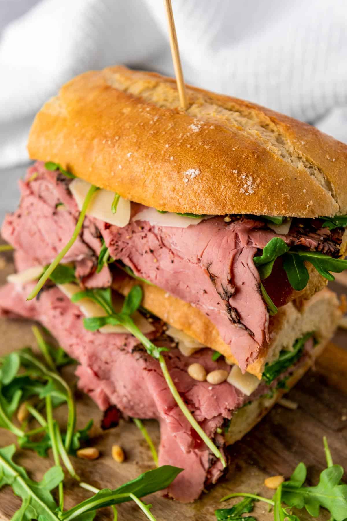 Deli Style Cold Roast Beef Sandwiches With Amazing Sauce