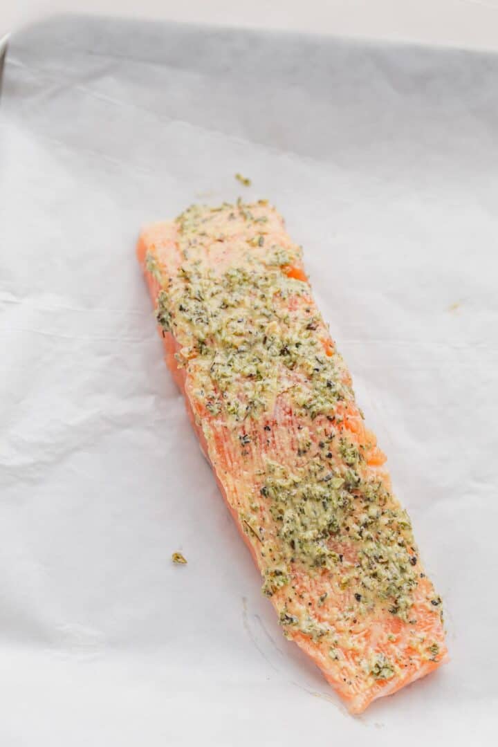 Mediterranean Salmon Avocado Salad - Cookrita